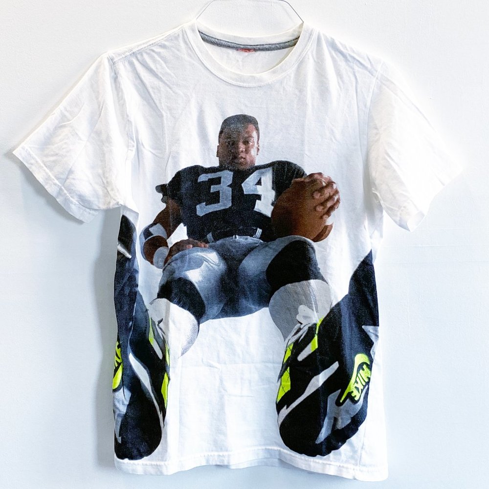 Vintage Nike Bo Jackson Standing Over Shirt - M